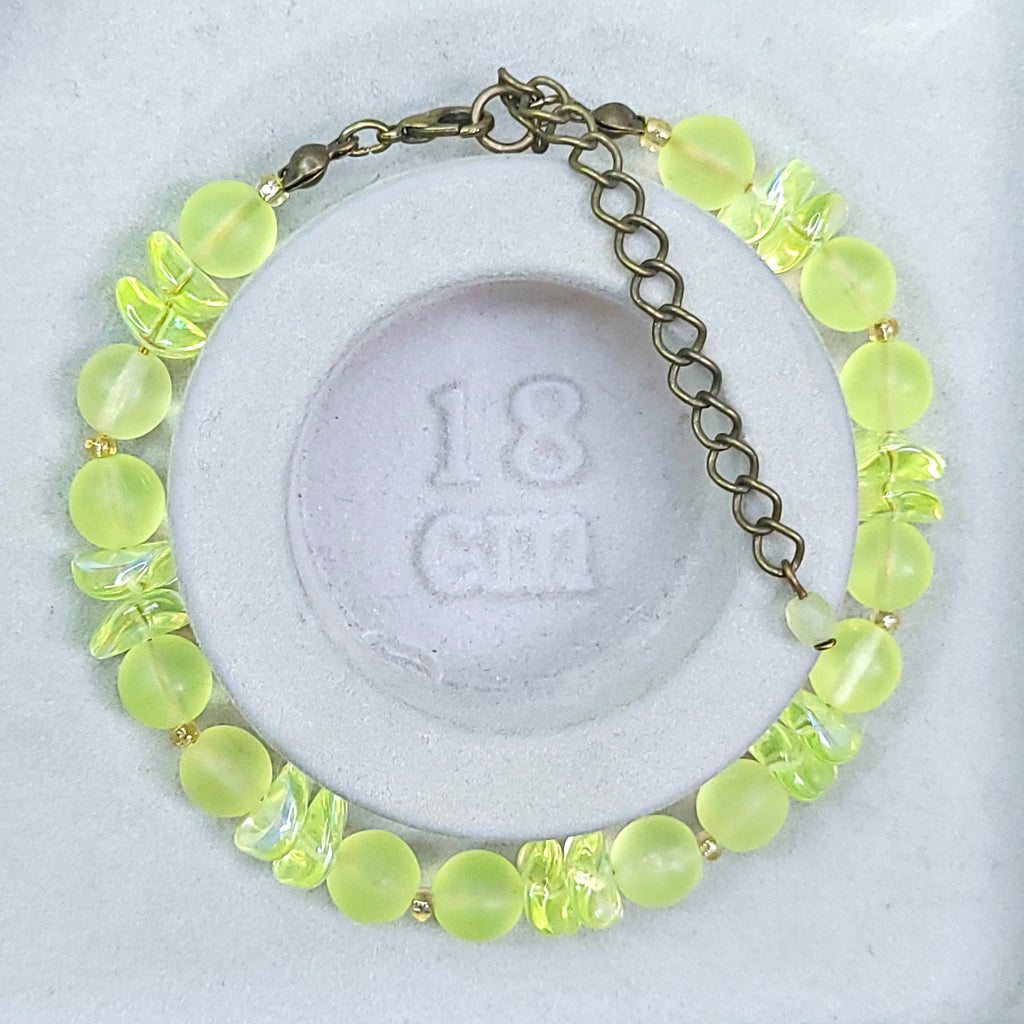Vaseline Uranium Glass Bracelet 18cm Vintage Yellow Glass Czech Beads