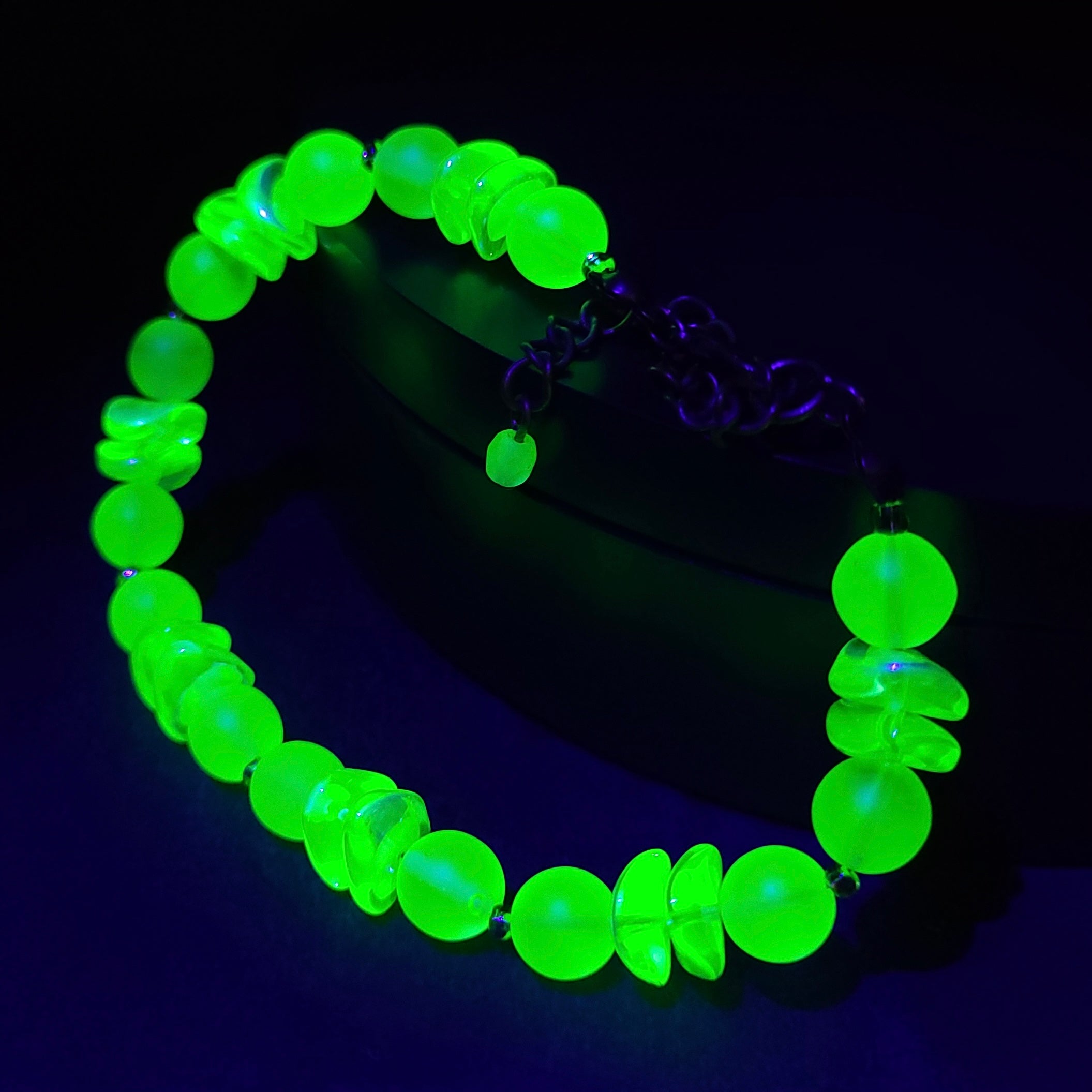 Vaseline Uranium Glass Bracelet 18cm Vintage Yellow Glass Czech Beads