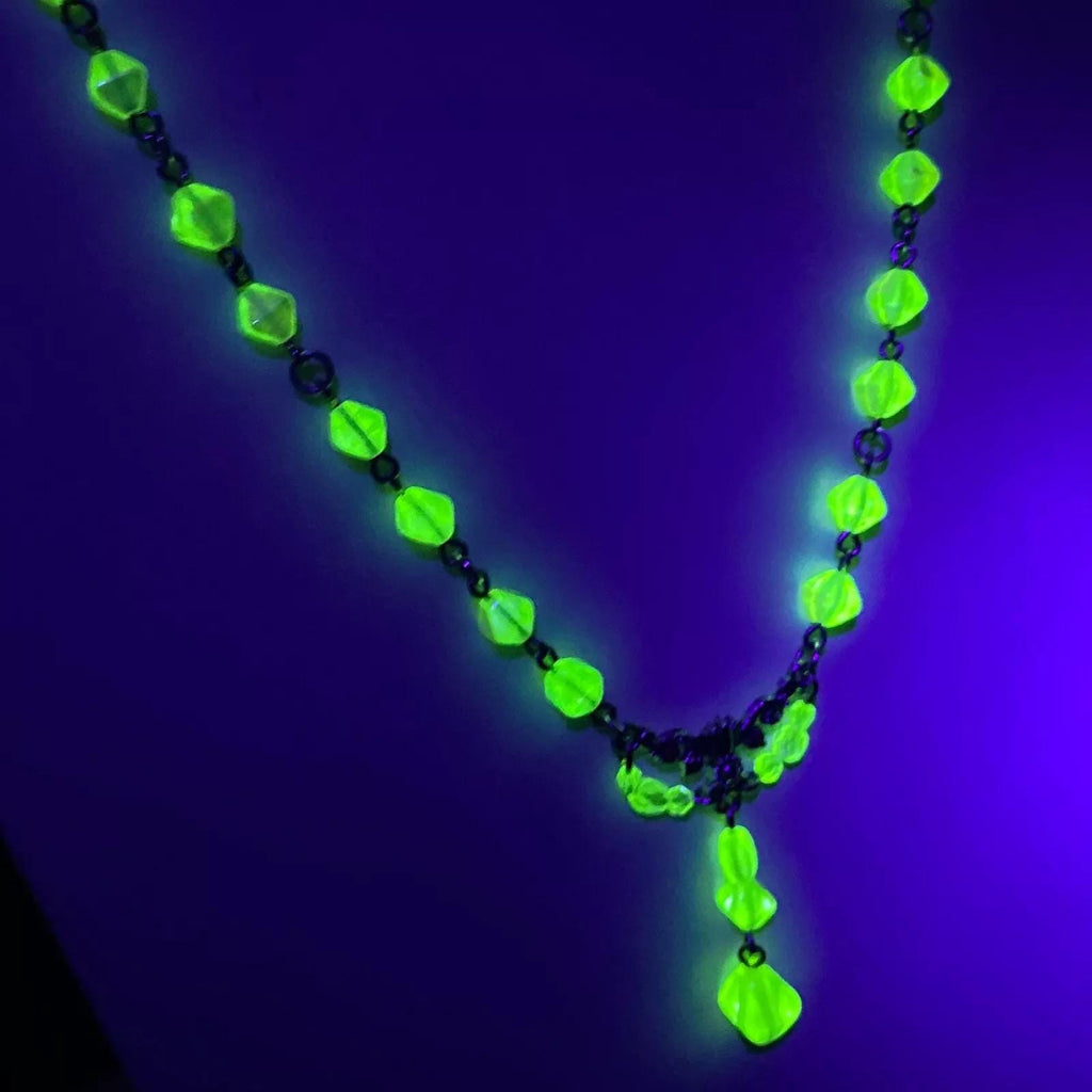 Vaseline Yellow Glass Necklace 21'' Uranium Vintage Czech Beads