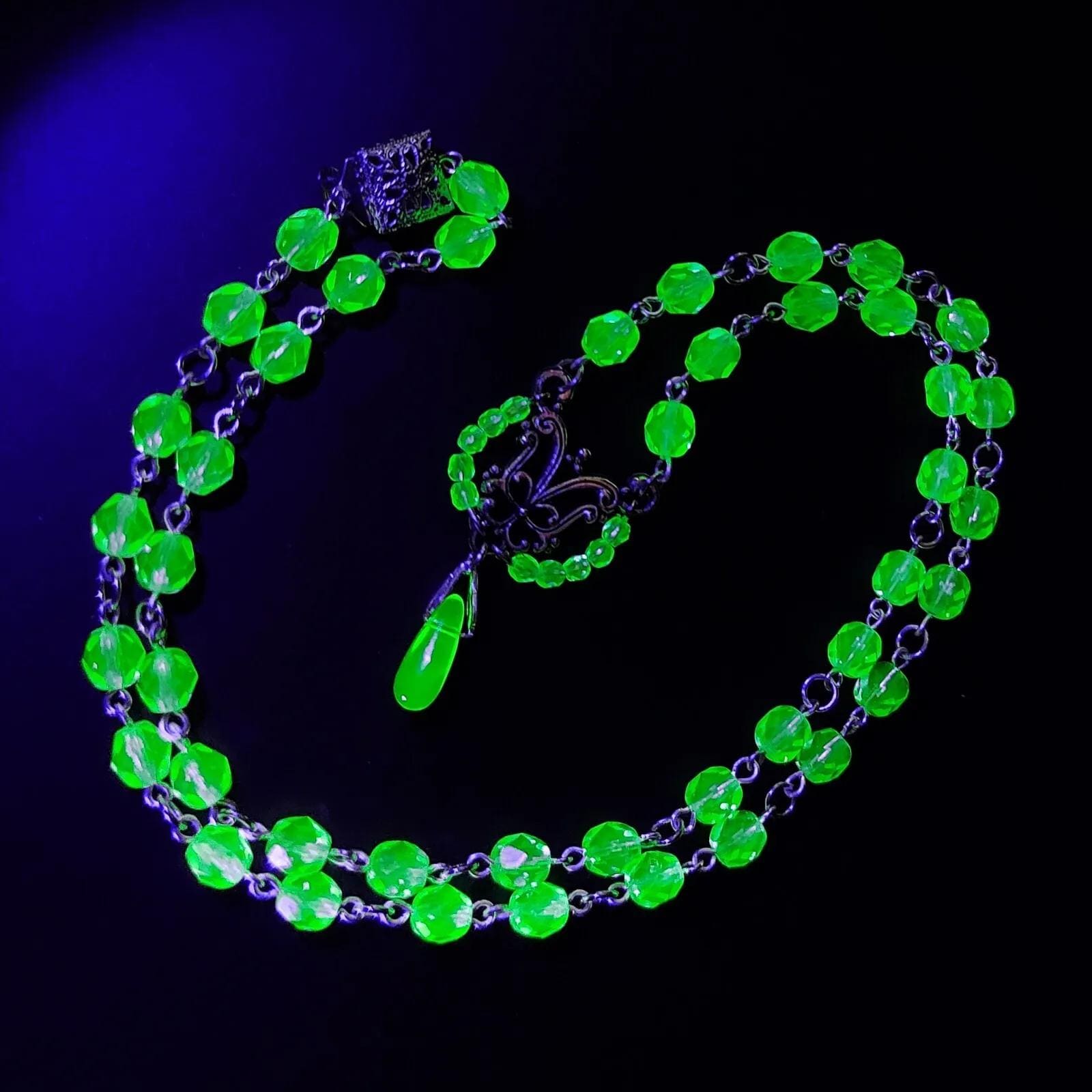 Uranium Glass Necklace Beaded Vaseline Glass Czech Women‘s Jewelry
