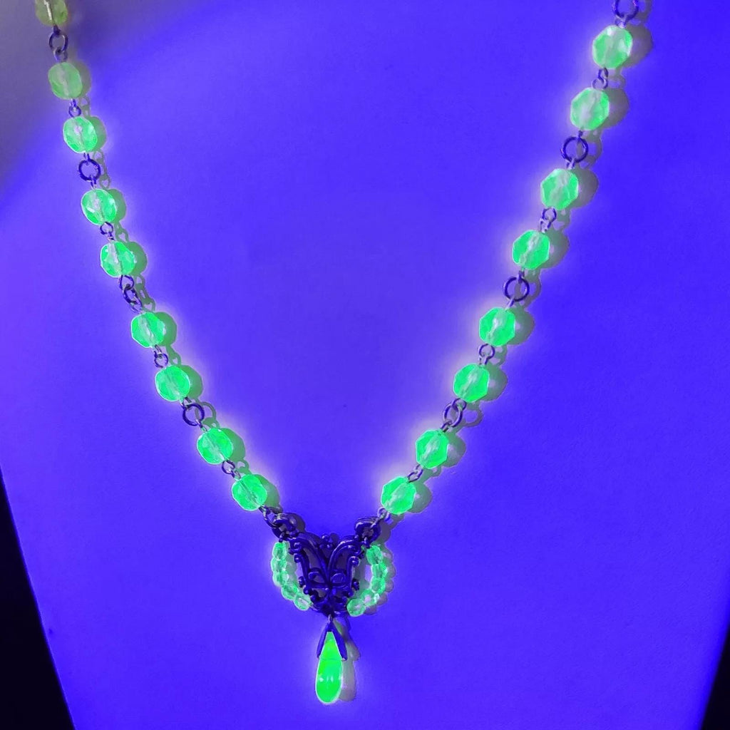 Uranium Glass Necklace Beaded Vaseline Glass Czech Women‘s Jewelry