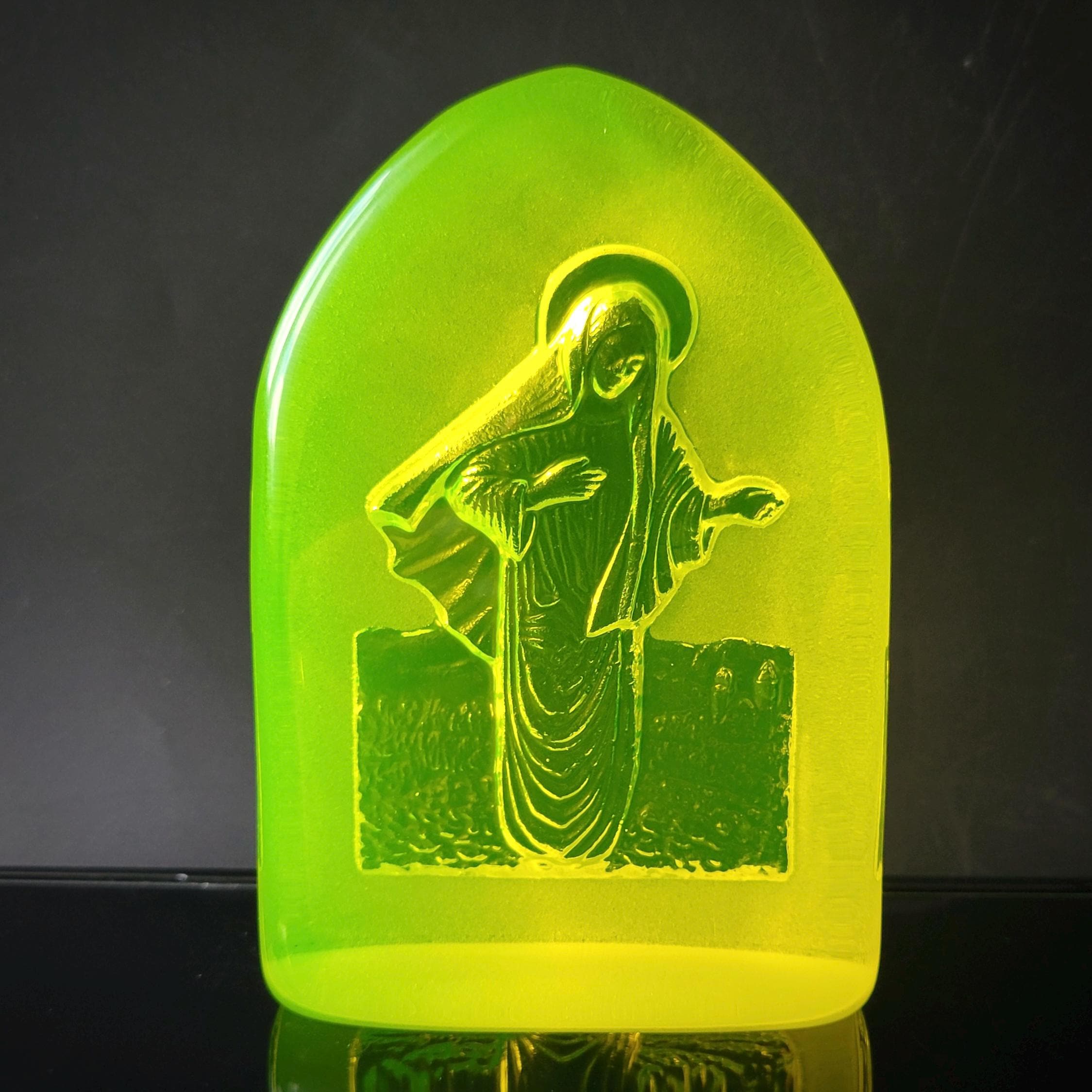 Rare Uranium Figurine Virgin Mary Art Deco Vaseline Glass Statue