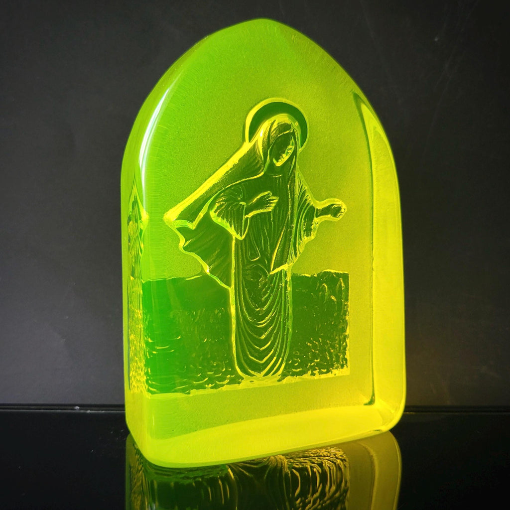 Rare Uranium Figurine Virgin Mary Art Deco Vaseline Glass Statue