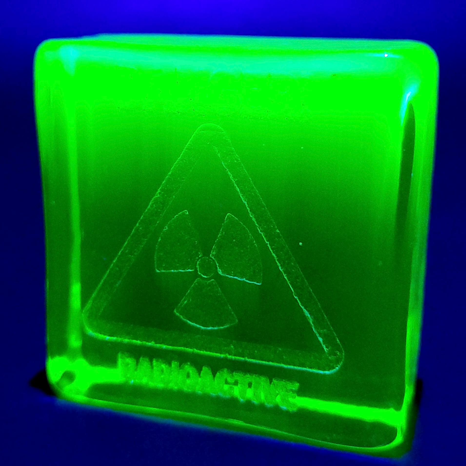 Vaseline Uranium Glass Block Tile Glass Statue Figurine Square 50x50mm