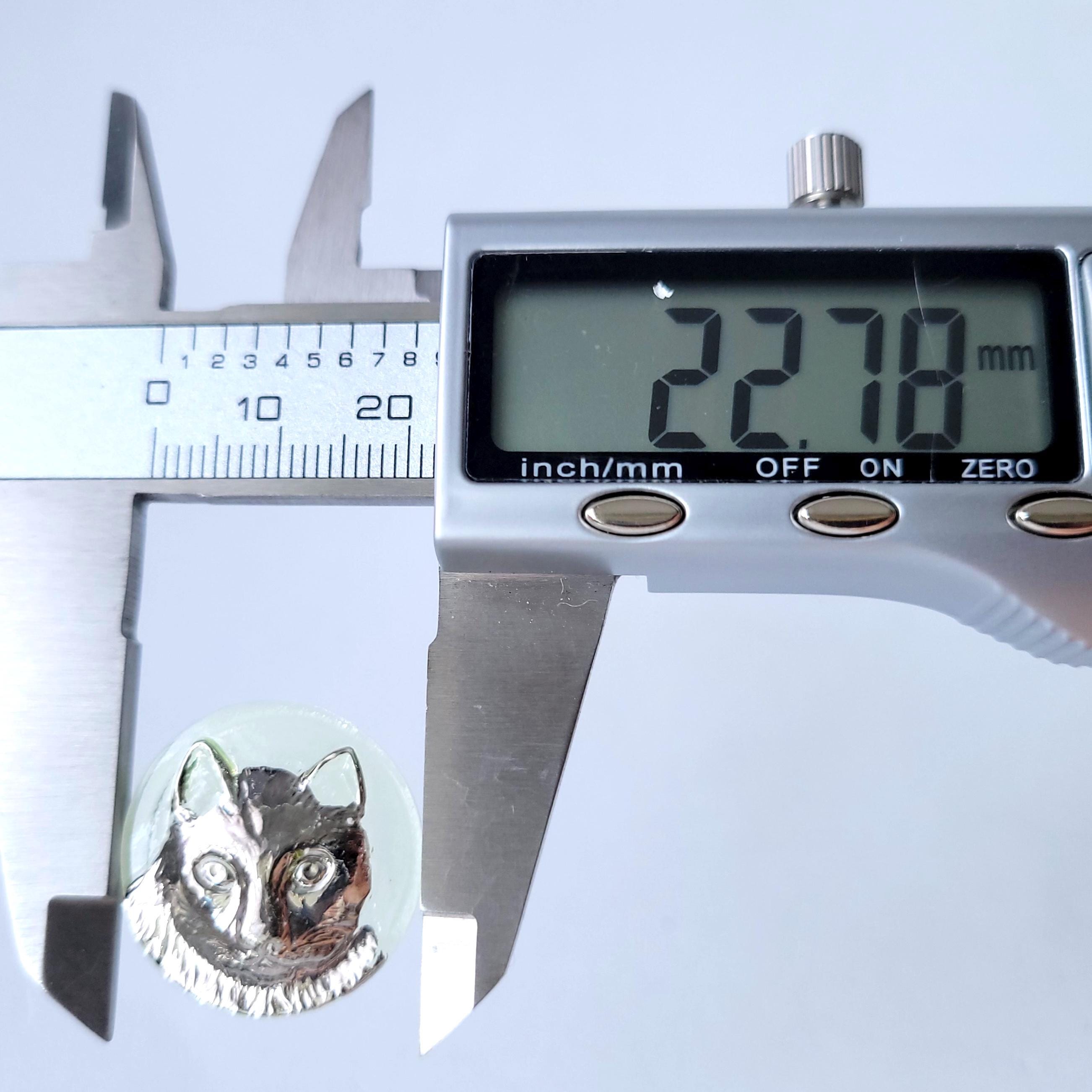 Uranium Glass Button Cat 22mm Art Deco Collectible Vaseline Glass Button