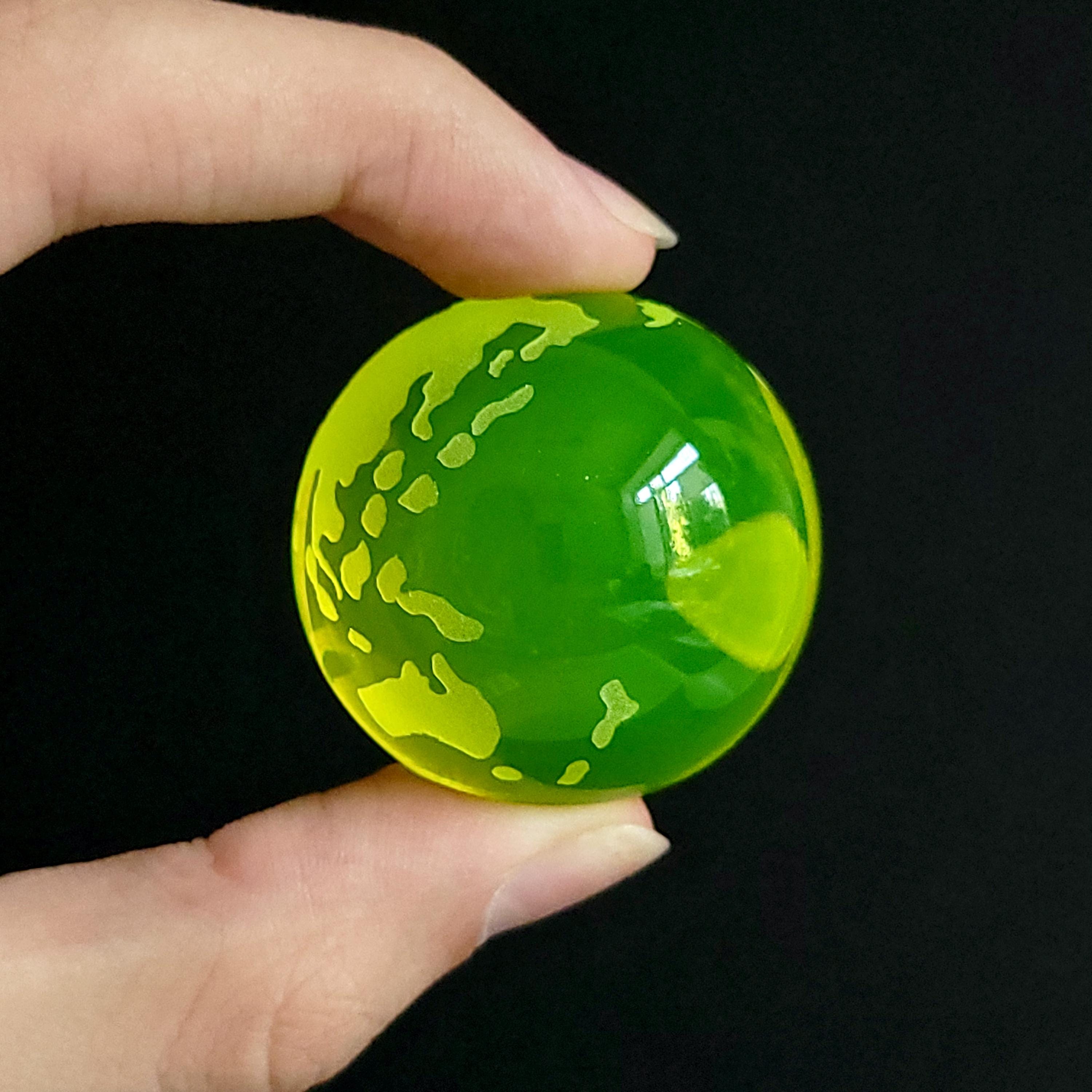 Vaseline Small Sphere Globe 40mm Paperweight Uranium Yellow Glass