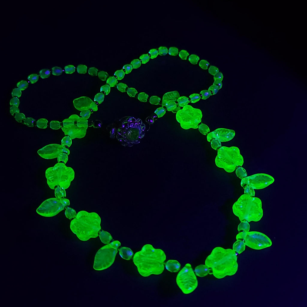 Uranium Women's Necklace 17'' Vaseline Yellow Glass Czech Beads