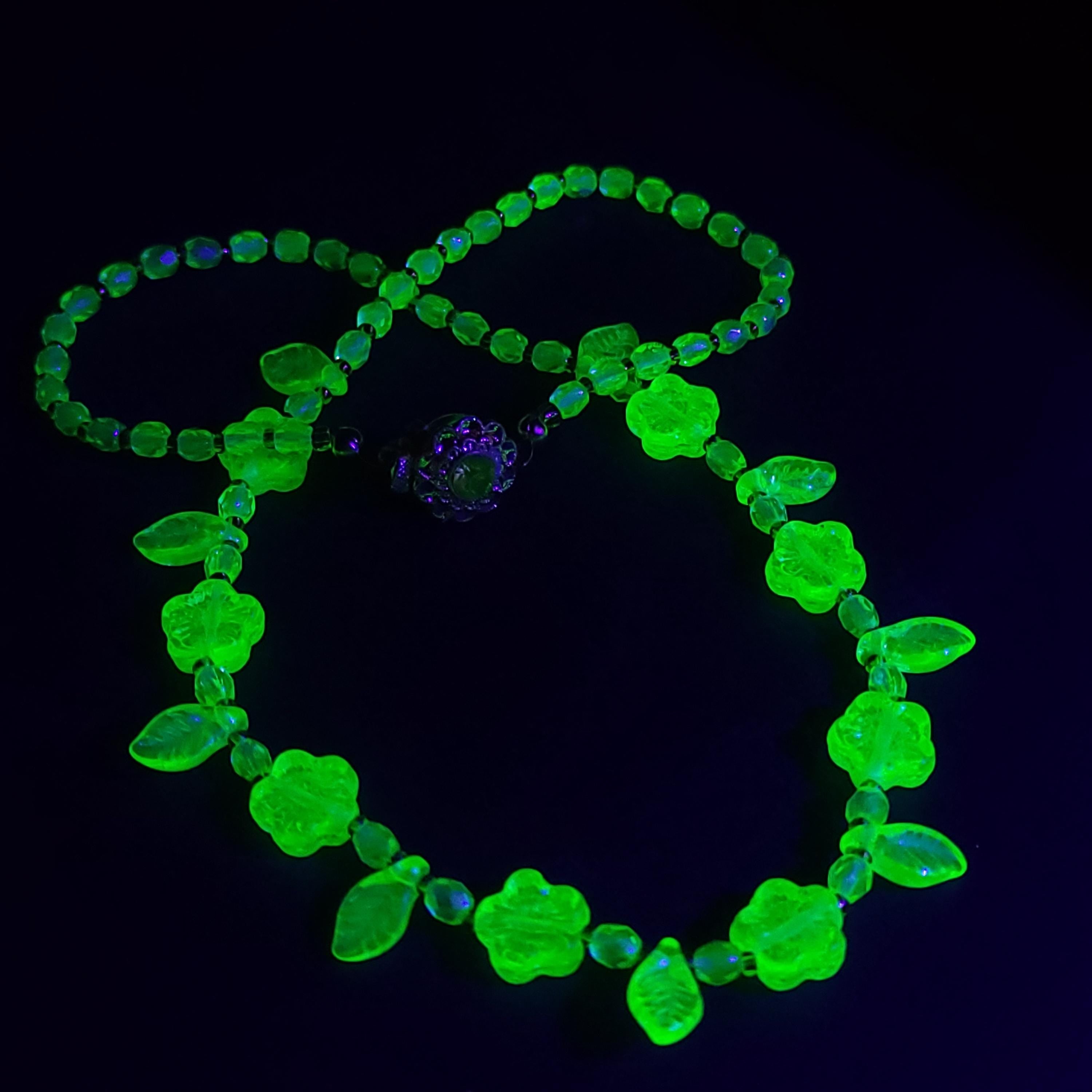 Uranium Women's Necklace 17'' Vaseline Yellow Glass Czech Beads