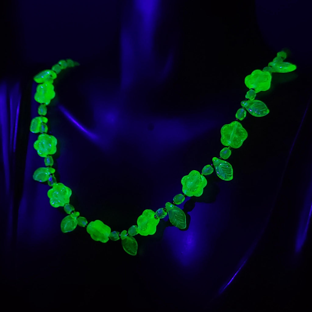 Uranium Women's Necklace 17'' Vaseline Yellow Glass Czech Beads