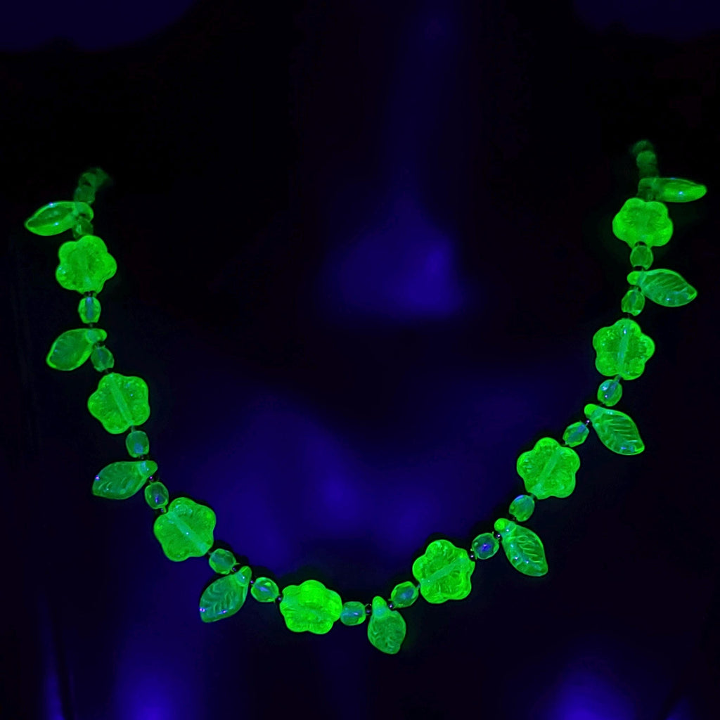 Uranium Women's Necklace 17'' Vaseline Yellow Glass Czech Beads